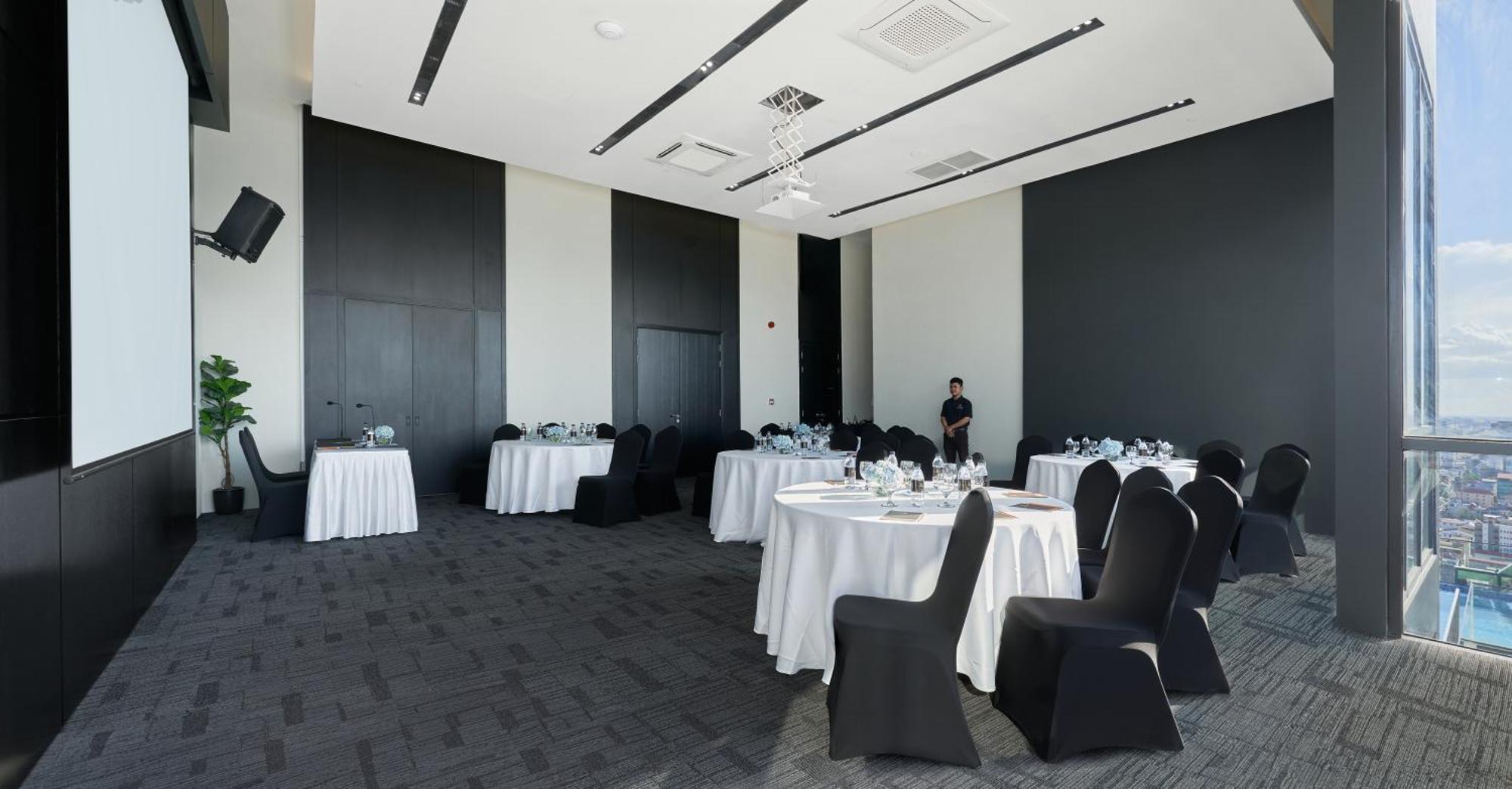 Luxcity & Hotel