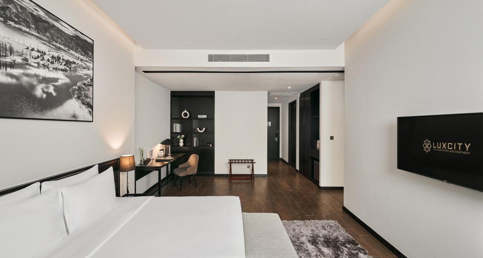 Luxcity & Phnom Penh